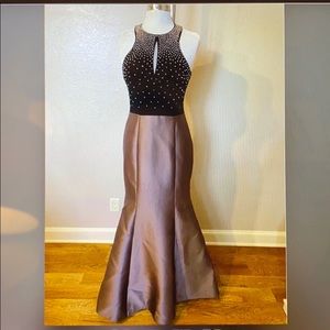 Designer Xscape Formal size 10